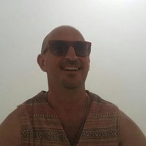 Meet your Posher, Eyal